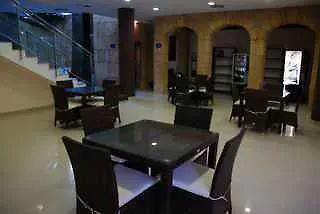 Dorma Cunit Suites & Spa Hotel